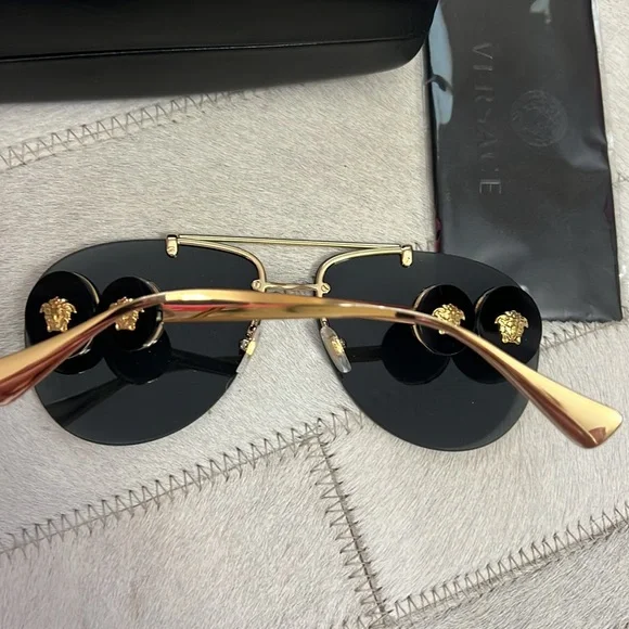 Versace aviator sunglasses - Picture 5 of 8